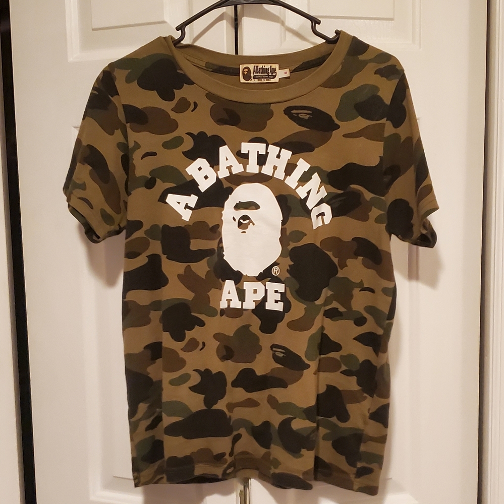 LADIES BAPE SIZE SMALL BROWN CAMO TSHIRT.